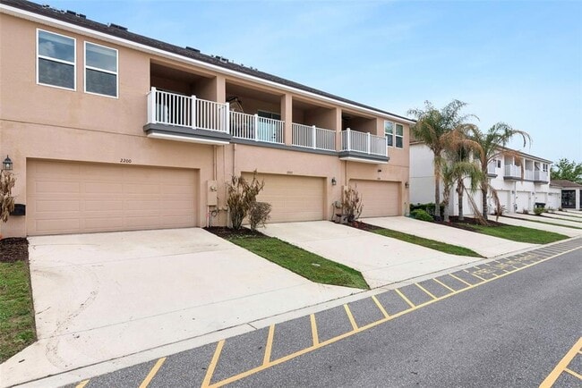 Building Photo - 2200 Garden Belle Dr