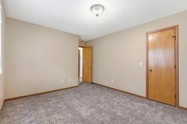 Building Photo - Arrowhead