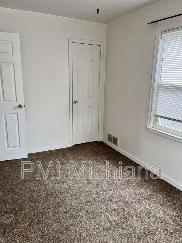 Building Photo - 19770 Kern Rd