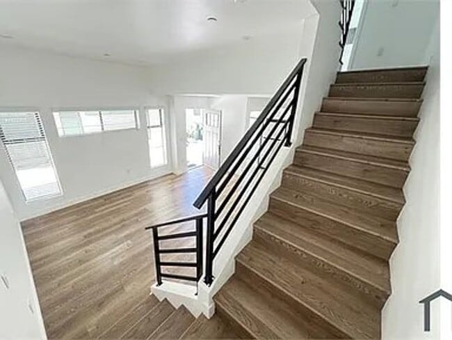 Building Photo - 25200 Frampton Ave