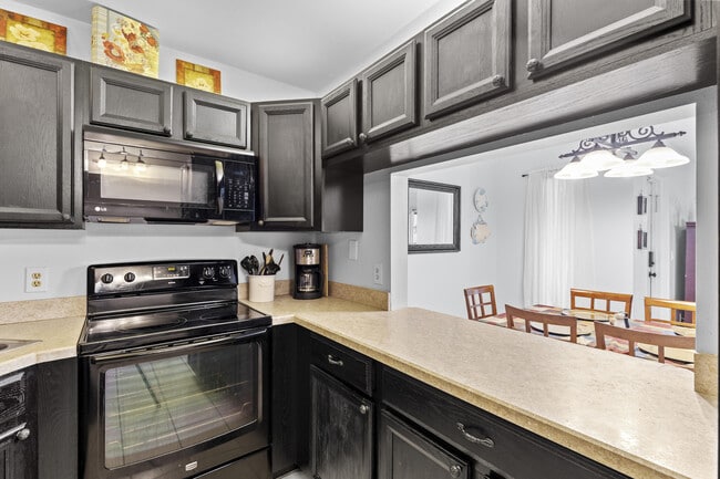 Building Photo - 1004 Green Pine Blvd