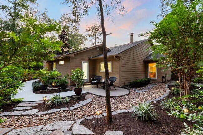 Building Photo - 21 Riverbank Dr