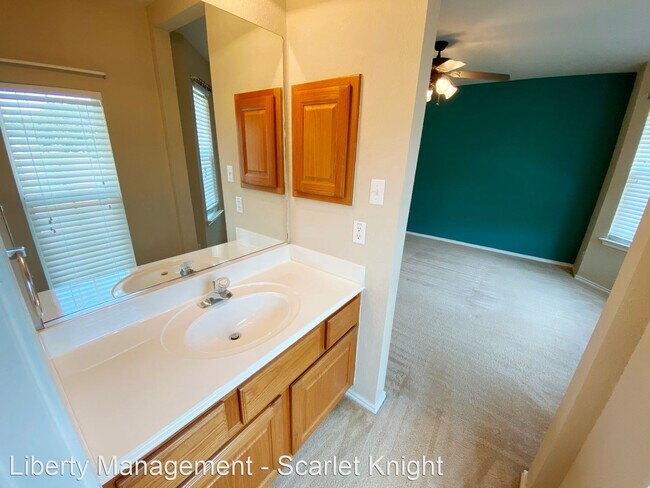 Building Photo - 4 br, 2.5 bath House - 5818 Bellaire Point