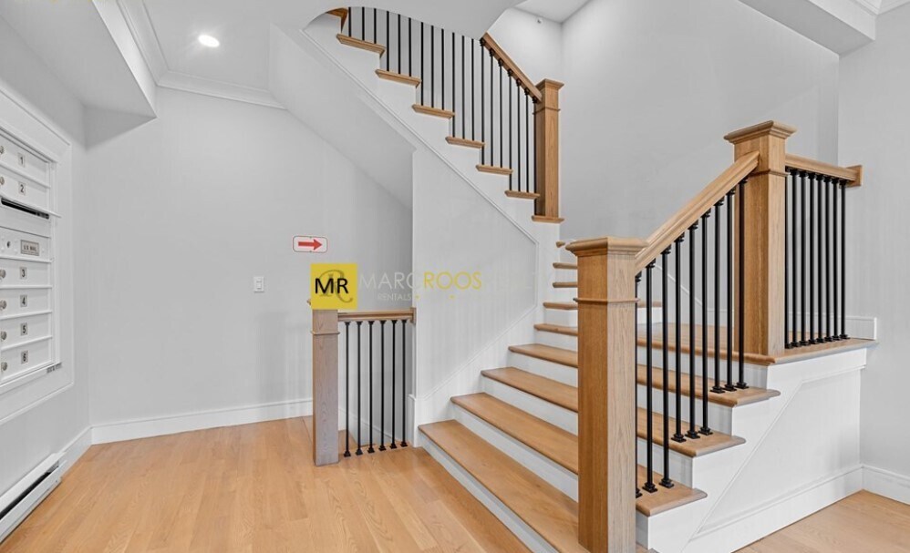 Building Photo - 535 Newbury St