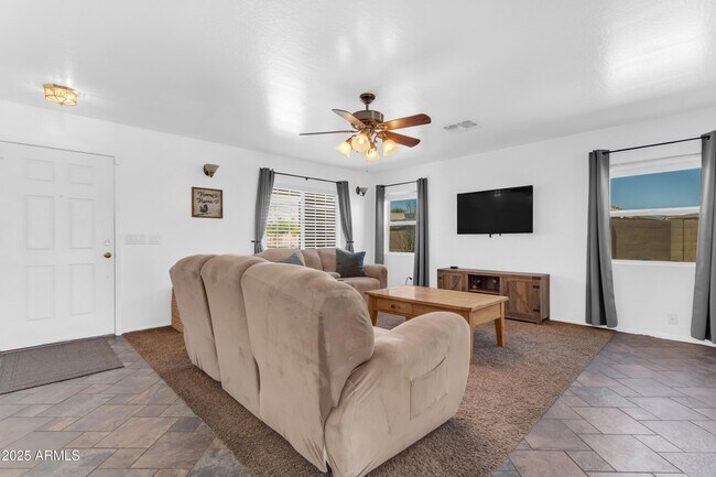 Building Photo - 12638 W Columbine Dr
