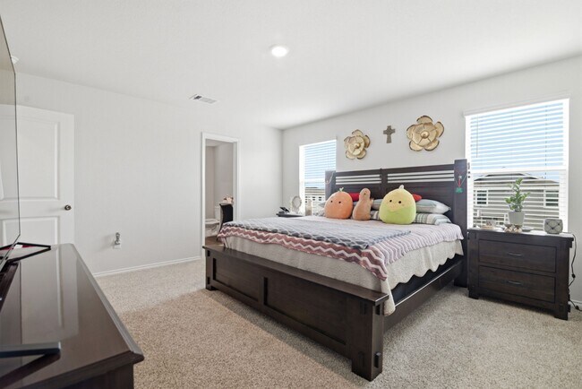 Building Photo - New 4-bed 3-bath home available near Lackland AFB! Move in Now!