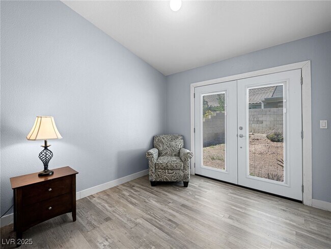 Building Photo - 4749 Califa Dr