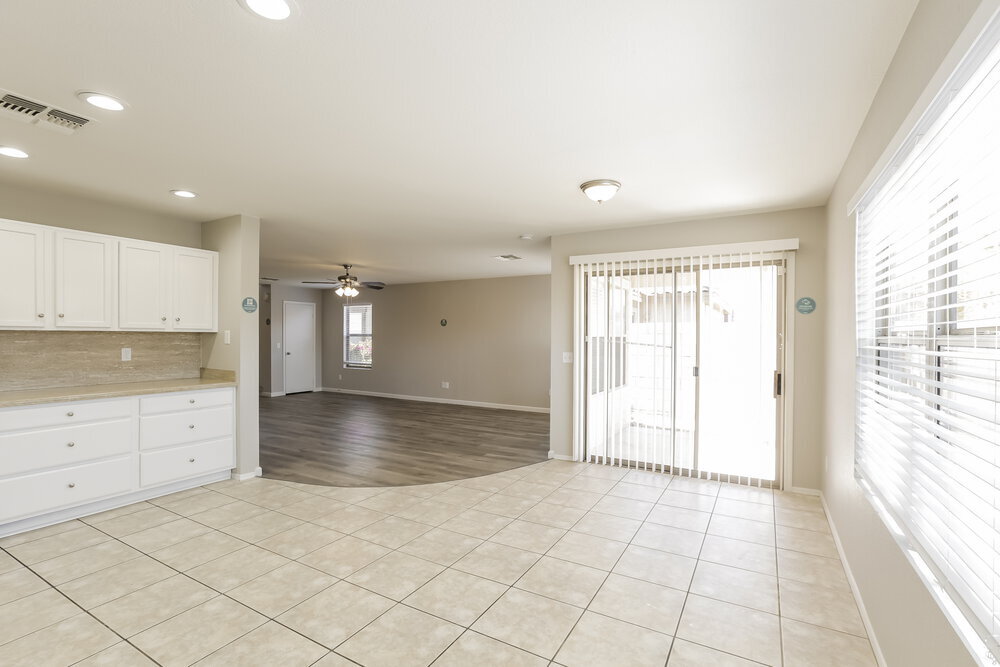 Building Photo - 2217 E 35th Ave