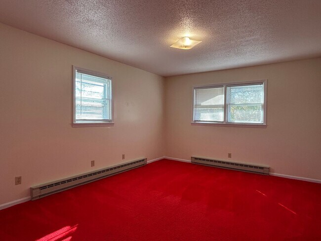 Building Photo - Large Brick Ranch with Finished Basement a...