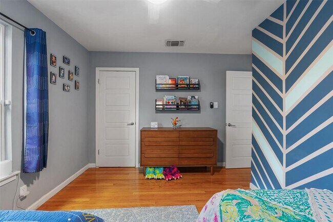 Building Photo - 8303 Lazy Ln