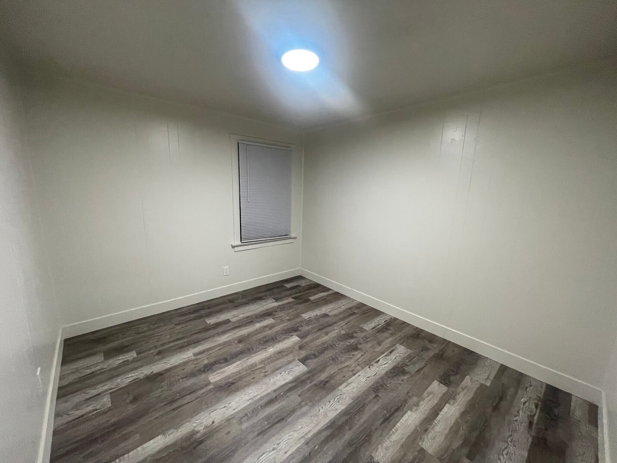 Building Photo - 1291 E Villa Vis Ave