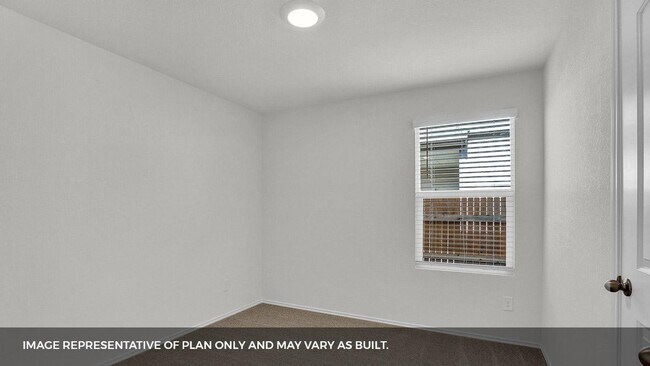Building Photo - 125 Solitude Dr