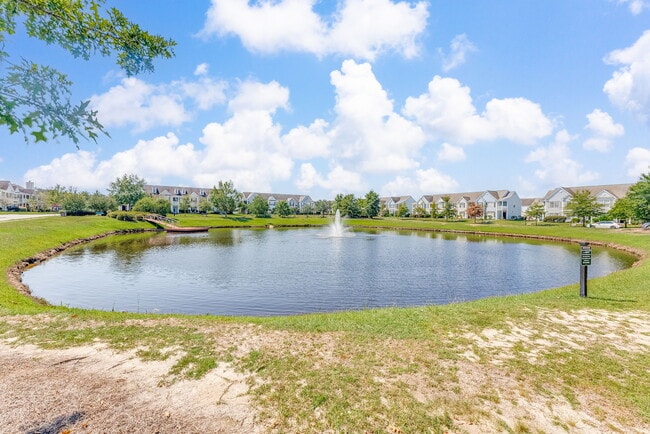 Building Photo - 34 Bushwood Dr
