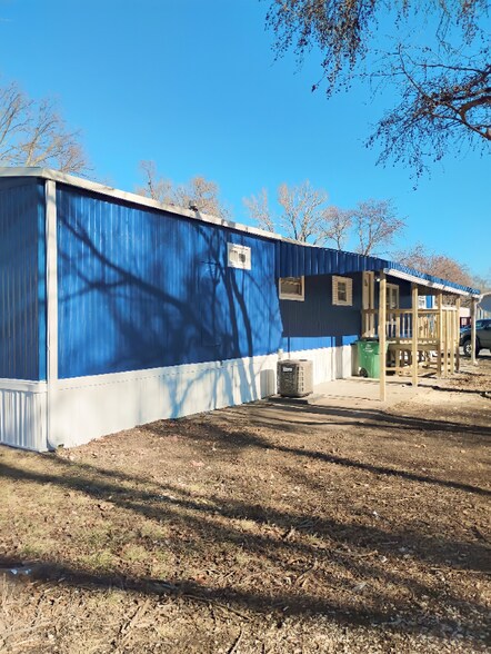 Building Photo - 152 Rainbow Dr