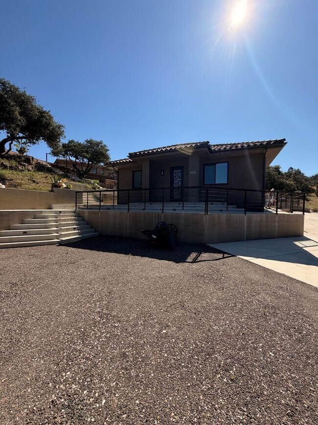 Building Photo - Charming 2-Bedroom Home in Private Gated Community