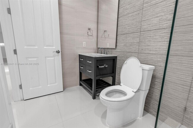 Building Photo - 6402 SW 93rd Pl