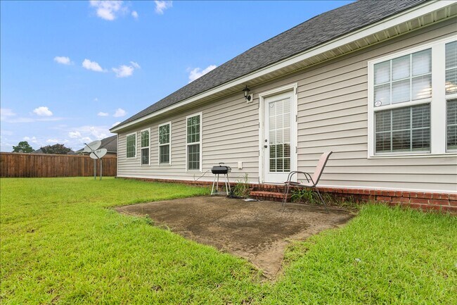 Building Photo - 3011 Thornberry Dr