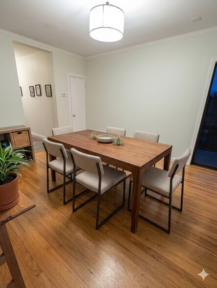 Building Photo - 9 Medford St