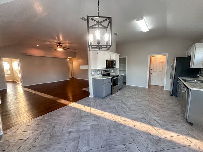 Building Photo - 2701 Littlepine Dr