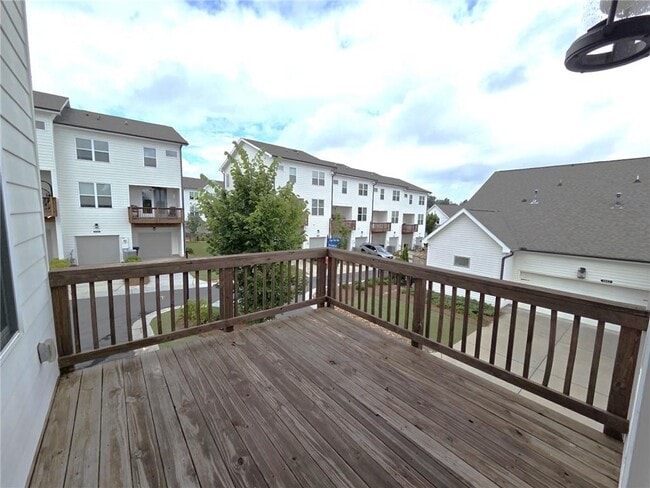 Building Photo - 885 Green Sapling Trl