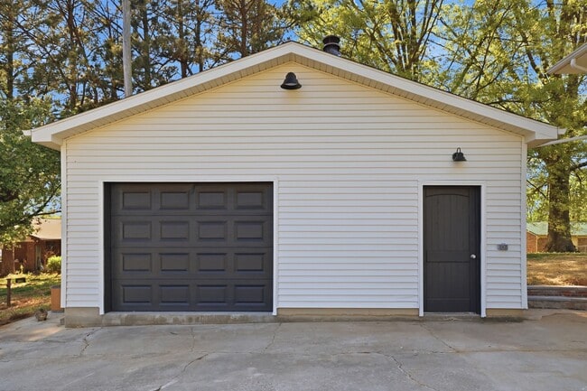 Building Photo - 3683 Halifax Cir