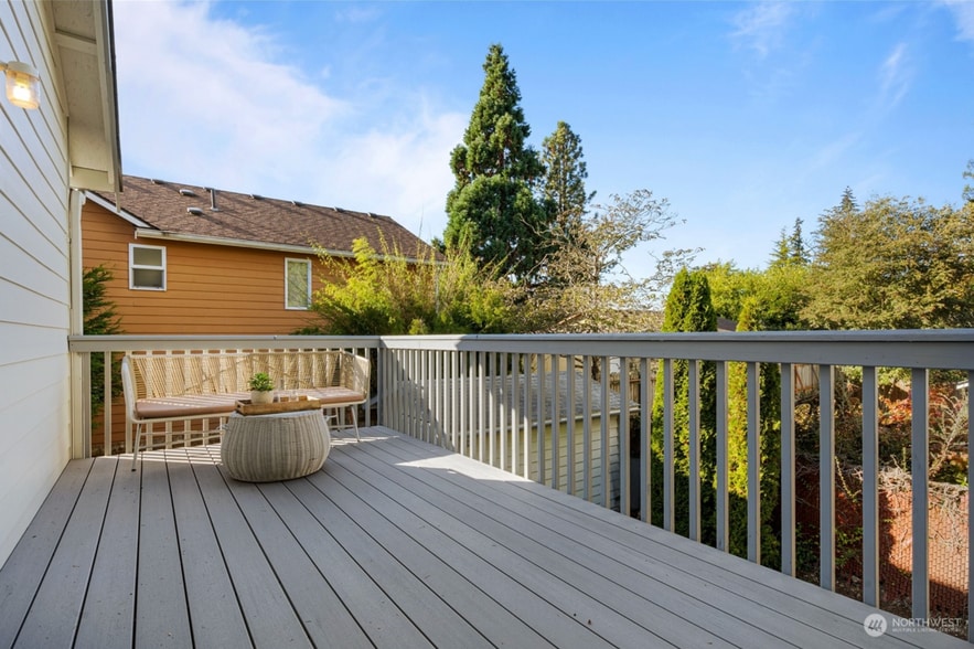 Building Photo - 18521 Stone Ave N