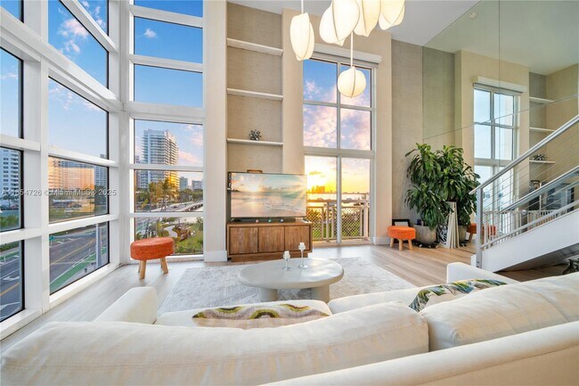 Building Photo - 1701 Sunset Harbour Dr