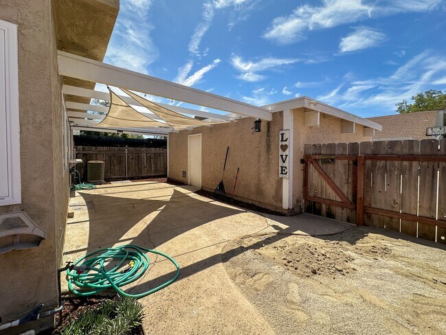 Building Photo - Updated 4 Bedroom, 2 Bath Villa Portofino ...