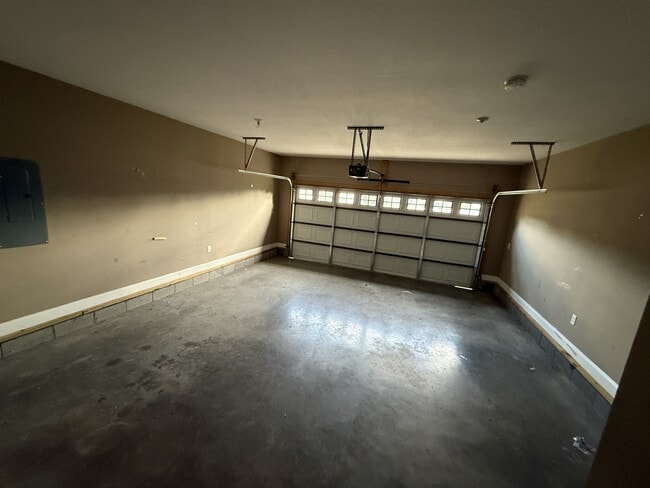 Building Photo - 113 Grassmire Dr