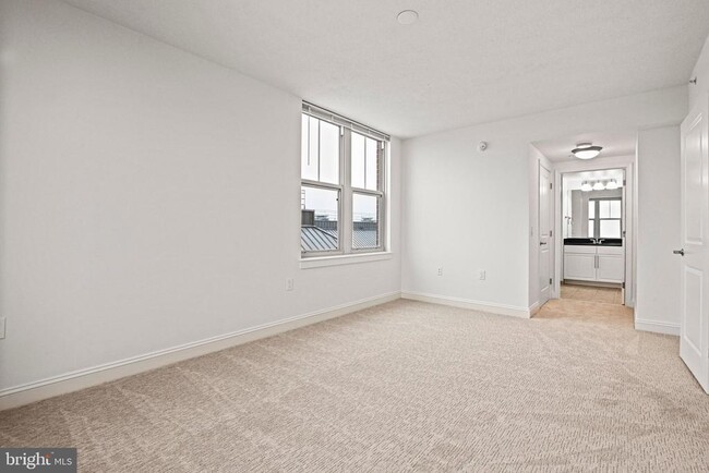 Building Photo - 11760 Sunrise Valley Dr