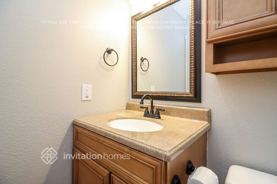 Building Photo - 2807 Custer Dr