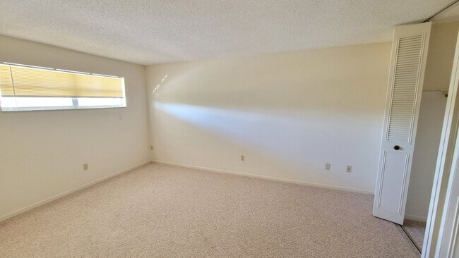 Building Photo - Best 55+ Complex in Merritt Island 3/2 open floor plan.