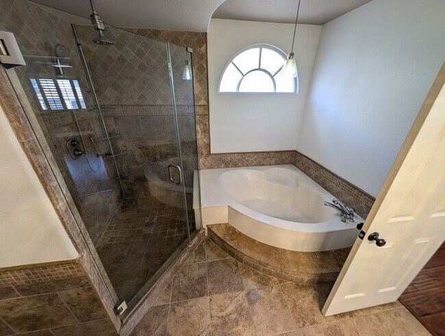 Building Photo - 8332 Mountain Heather Ct