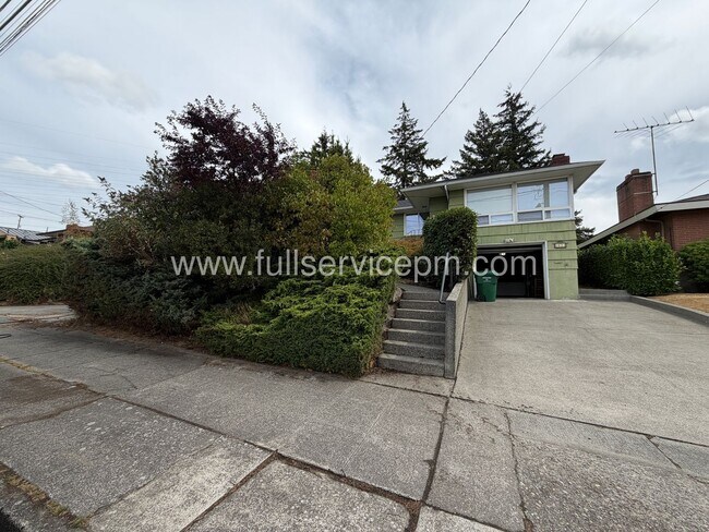 Building Photo - 4834 15th Ave S