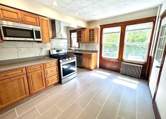 Building Photo - 41 Dunbar Ave