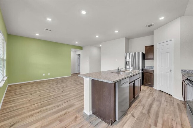 Building Photo - 144 Willers Rd