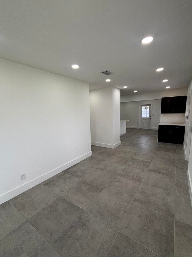 Building Photo - 5724 Seton Dr