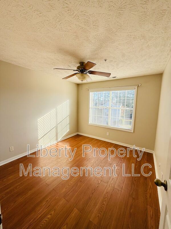 Building Photo - 274 Waterdown Dr