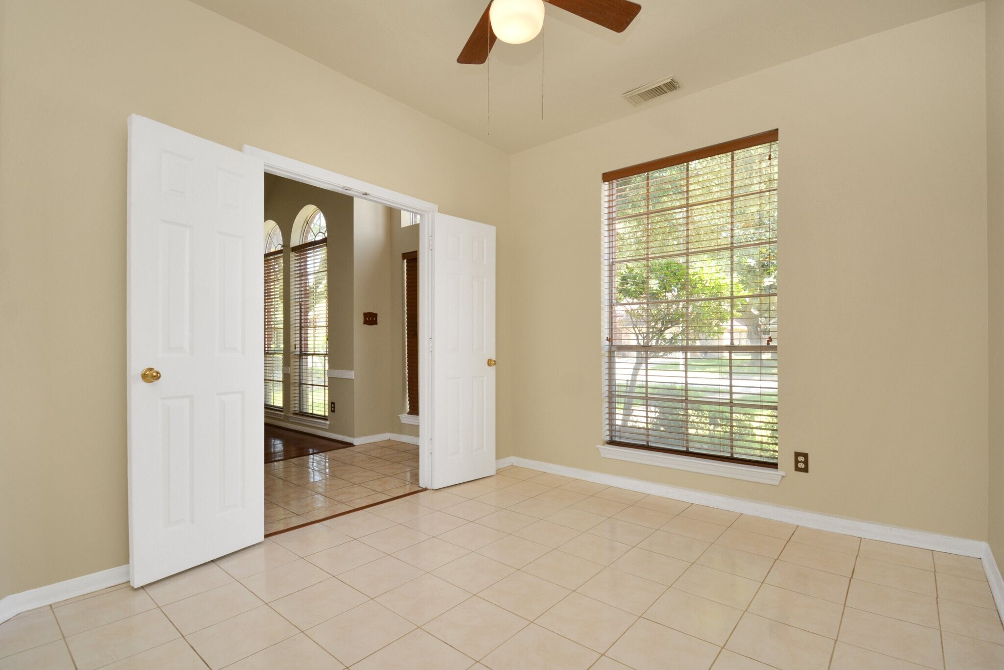 Building Photo - 4123 Valedon Ln