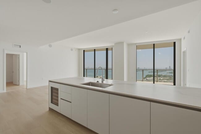 Building Photo - 1400 Biscayne Blvd