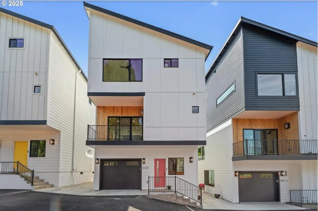 Building Photo - 3 Brand New Modern Urban 4 Bedroom 3 1/2 Bath Homes with Designer Finishes and Air Conditioning A...