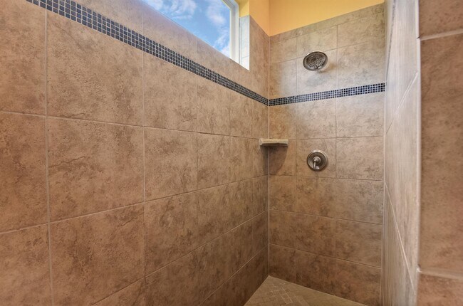 Building Photo - 3521 Carolwood Ln