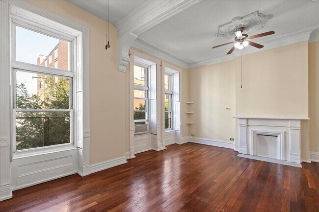 Primary Photo - 229 Racine-2