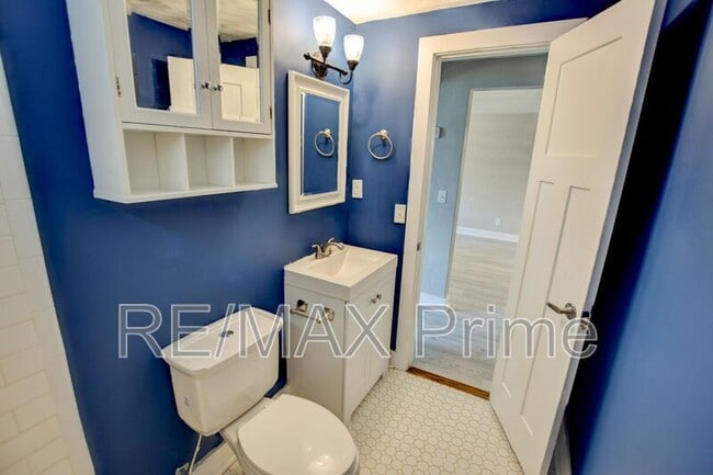 Building Photo - 7304 Major Ave