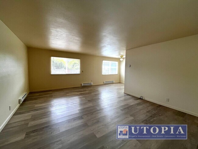 Building Photo - Capitola Gem: 2Bd/1Ba Ground Floor Apartme...