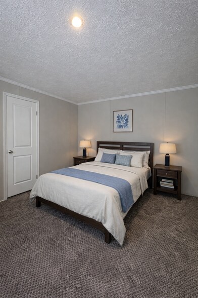 Building Photo - 2340 Maple Dr