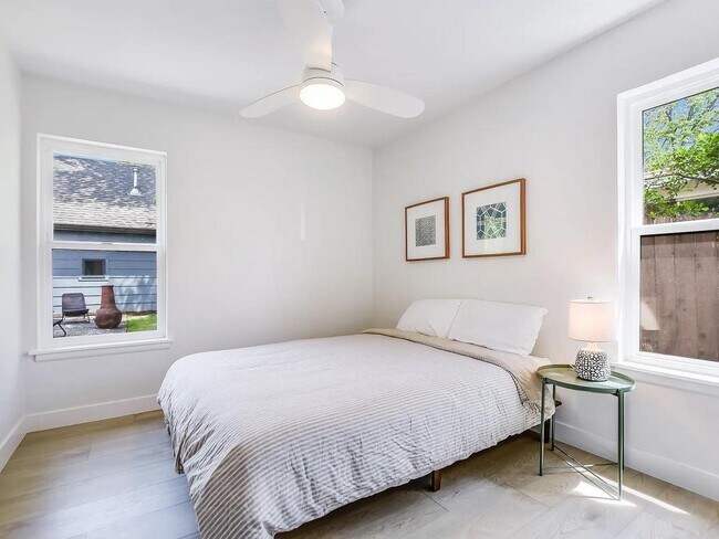 Building Photo - 1808 Forest Hill Dr