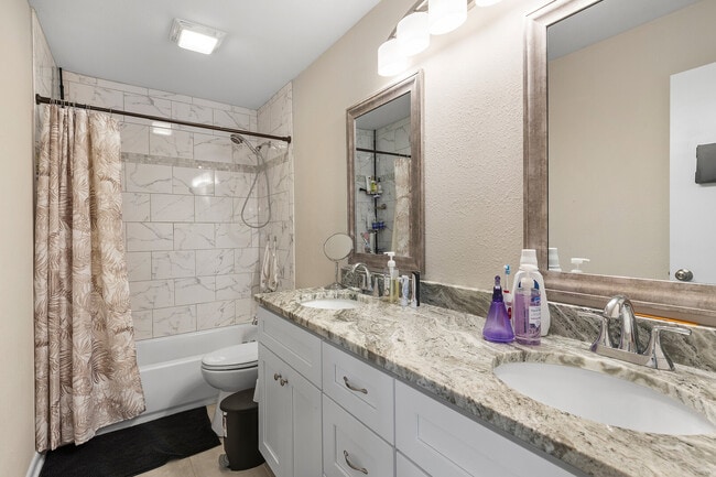 Building Photo - 222 Belray Dr