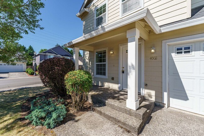 Building Photo - Your Next Home Awaits! 4BR/2.5BA with Fenc...