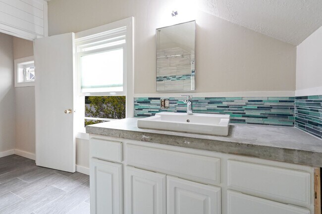 Building Photo - Beautifully Renovated 4-Bedroom Farmhouse on Large Corner Lot in the Heart of Sublimity - Water/S...